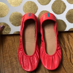 Poppy Tieks - Size 9